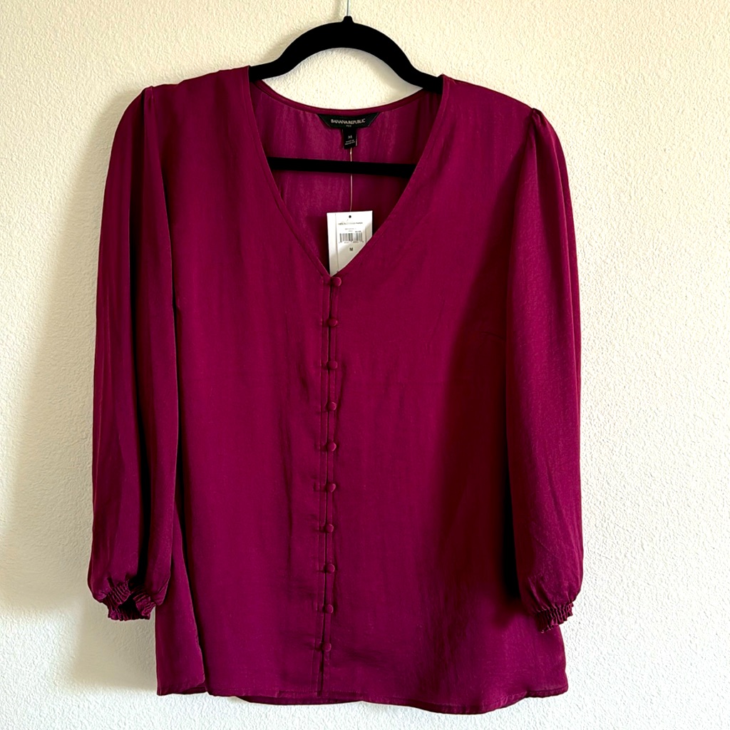 Banana Republic. Wine Color. Size M. Blouse.